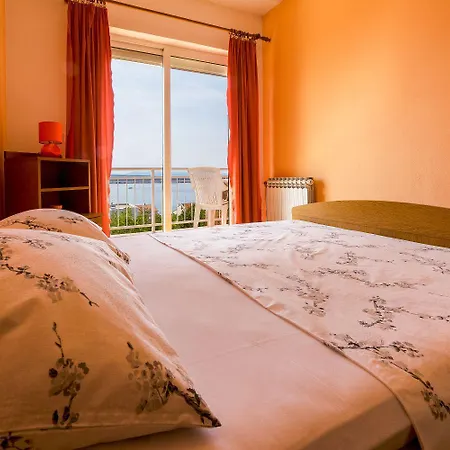 Lejlighed Komfortables Mit Meerblick, Bbq-bereich, Garten, Privatparkplatz Dramalj