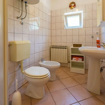 Appartement Komfortables Mit Meerblick, Bbq-bereich, Garten, Privatparkplatz *