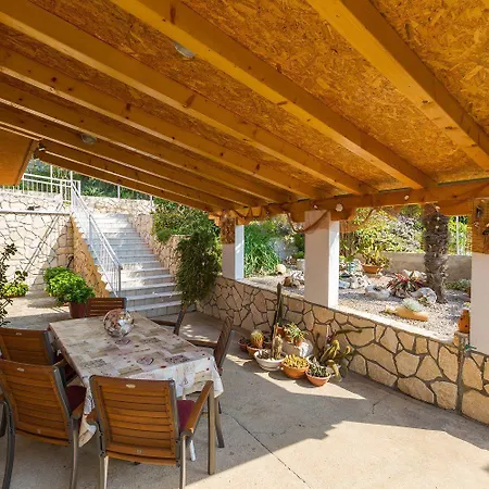Komfortables Mit Meerblick, Bbq-bereich, Garten, Privatparkplatz *
