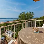 Διαμέρισμα Komfortables Mit Meerblick, Bbq-bereich, Garten, Privatparkplatz Dramalj