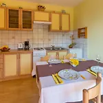 Komfortables Mit Meerblick, Bbq-bereich, Garten, Privatparkplatz Dramalj