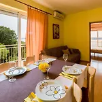 Διαμέρισμα Komfortables Mit Meerblick, Bbq-bereich, Garten, Privatparkplatz
