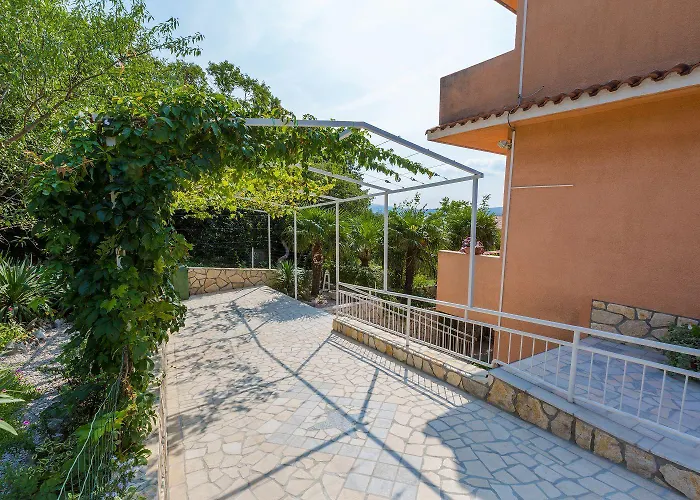 Apartament Komfortables Mit Meerblick, Bbq-bereich, Garten, Privatparkplatz Dramalj