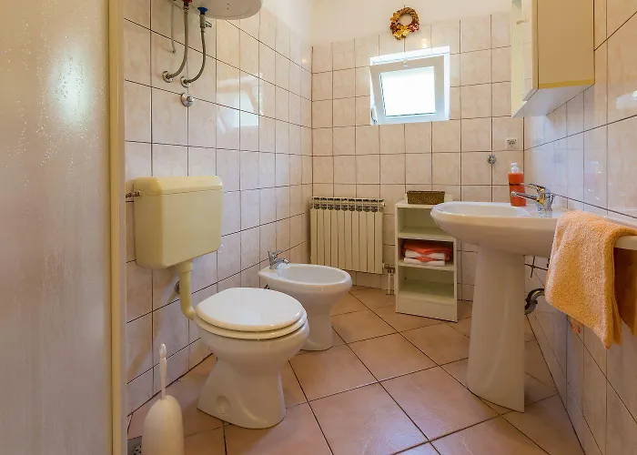 Apartament Komfortables Mit Meerblick, Bbq-bereich, Garten, Privatparkplatz *