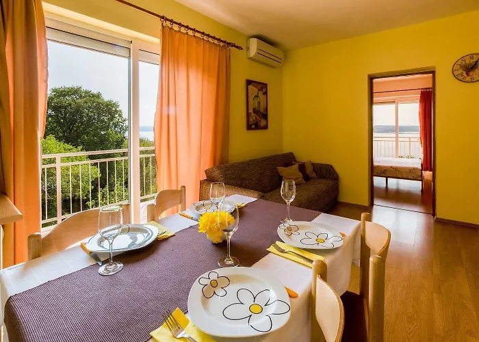 Apartament Komfortables Mit Meerblick, Bbq-bereich, Garten, Privatparkplatz