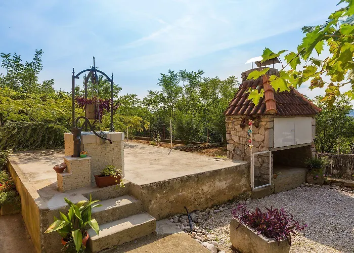 Apartament Komfortables Mit Meerblick, Bbq-bereich, Garten, Privatparkplatz